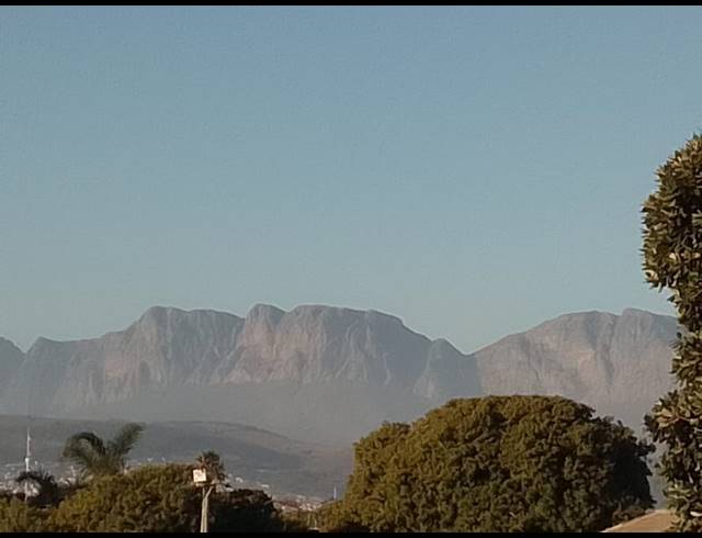 4 BEDROOM HOUSE FOR SALE IN STRAND SOUTH